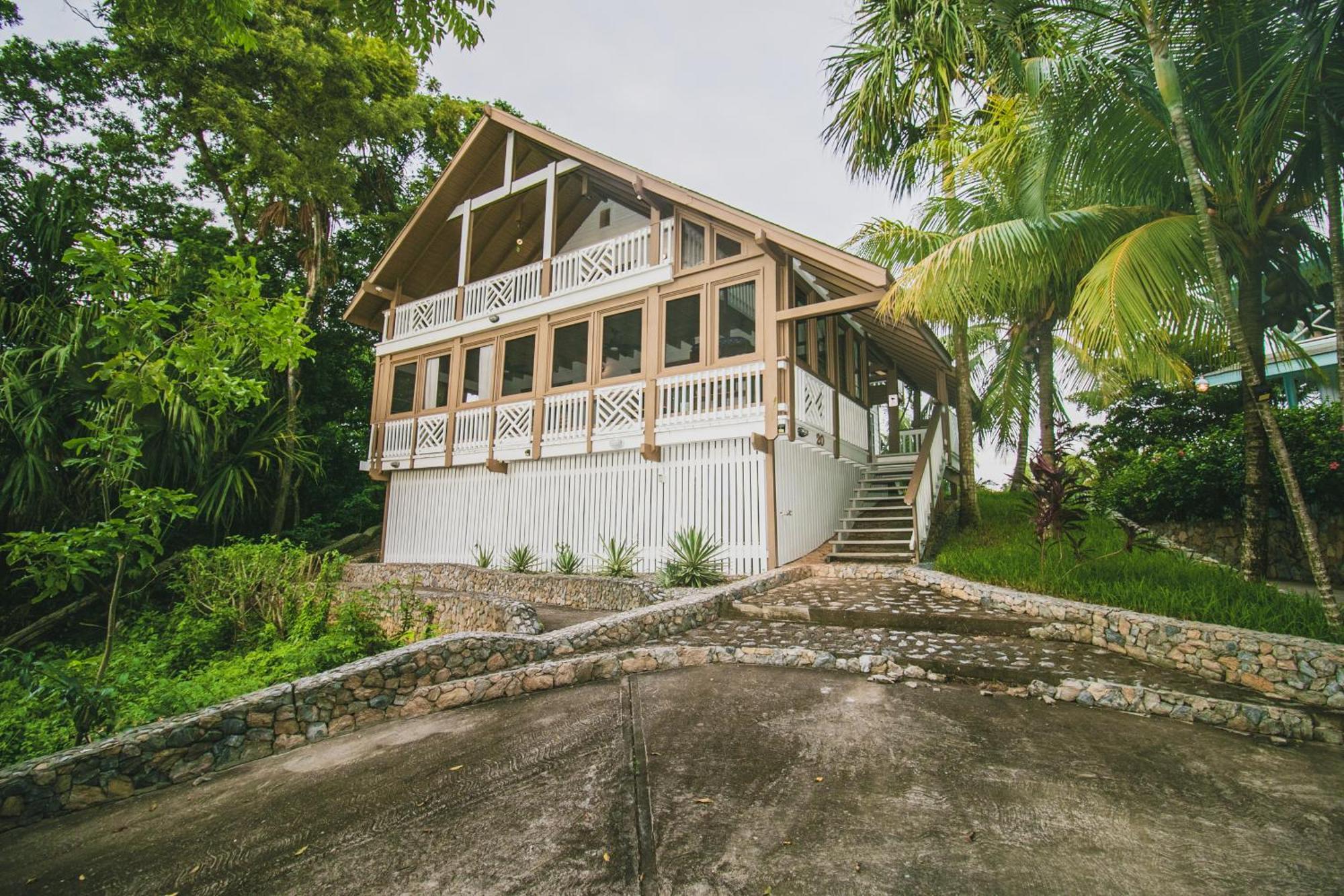 Luna Beach Luxury Boutique Beach Front Resort Jobs Bight Eksteriør bilde